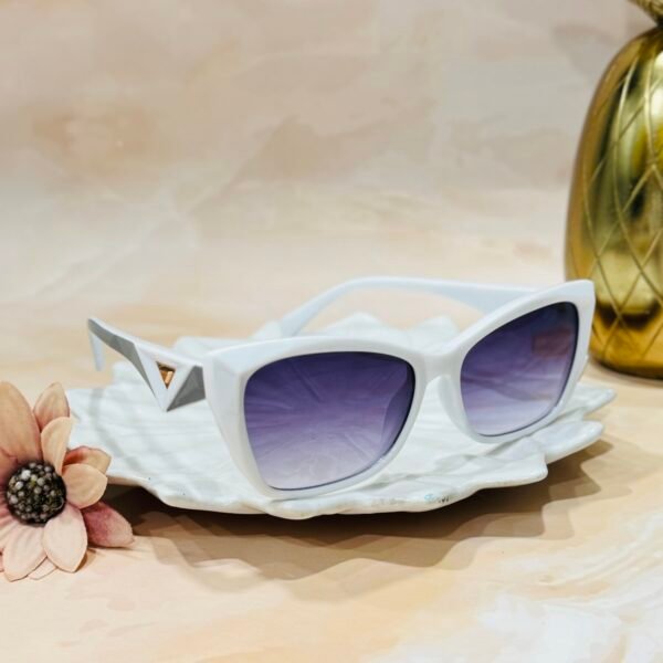 White frame, purple lens, light weight, cateye sunglasses