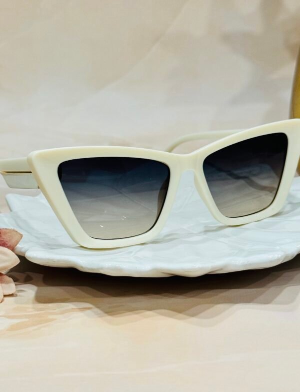 Off-white stylish, funky cateye sunglasses