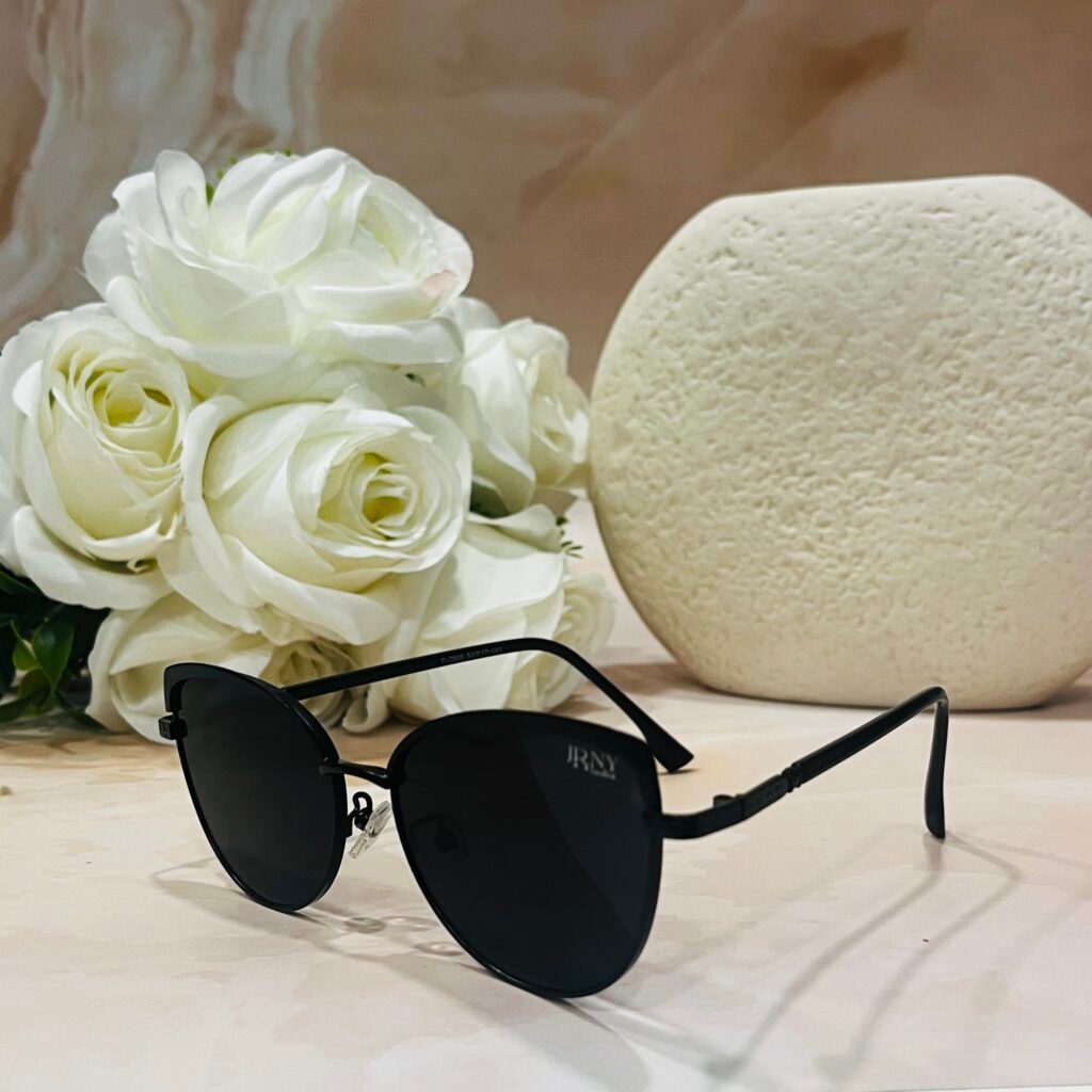 Black frame and lens, light weight, cateye sunglasses