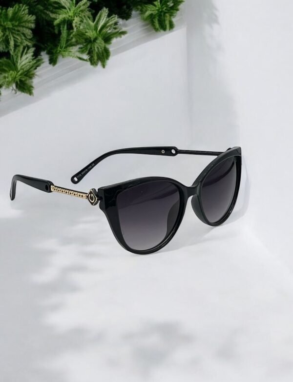 Black, light weight, cateye sunglasses