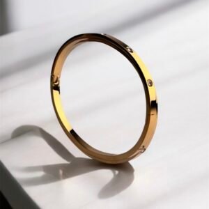Minimal beauty gold bracelet