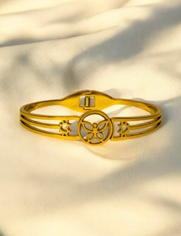 Nature's elegance bracelet