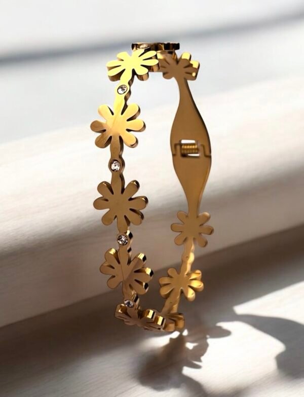 Delicate blossoms bracelet