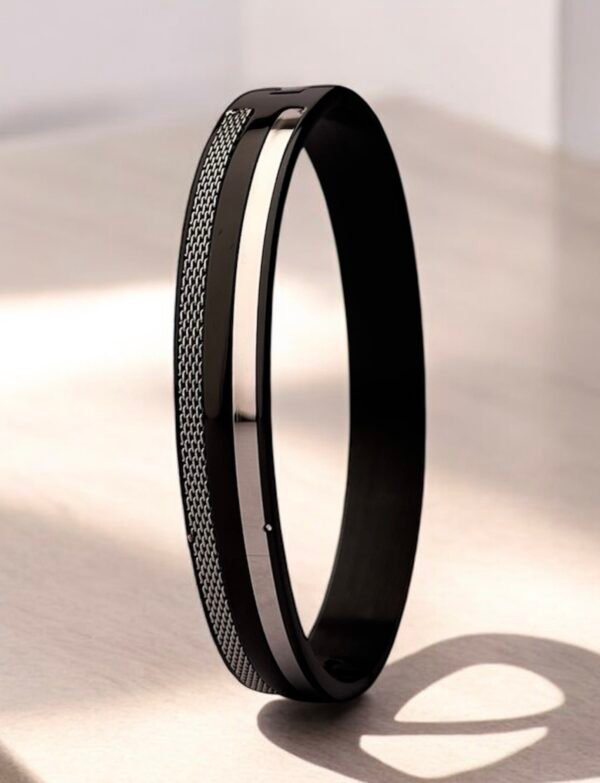 Raven's sable bracelet